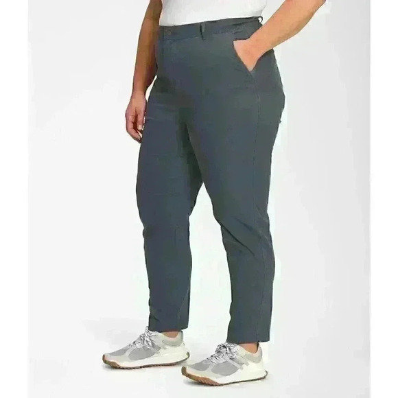 NEW! The North Face Women's Plus 18W Standard Tapered Pants NWT $99 - Picture 3 of 3